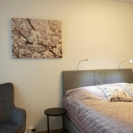 Апартаменты Keskustan Kaksio 45 M2 Autopaikalla, Rautatienkatu 19, 9 Krs Оулу Экстерьер фото