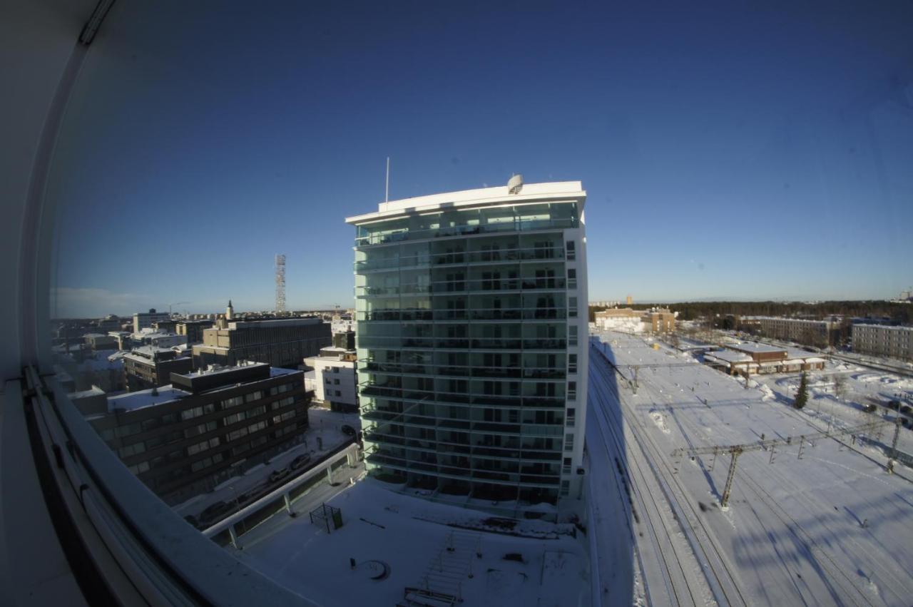 Апартаменты Keskustan Kaksio 45 M2 Autopaikalla, Rautatienkatu 19, 9 Krs Оулу Экстерьер фото