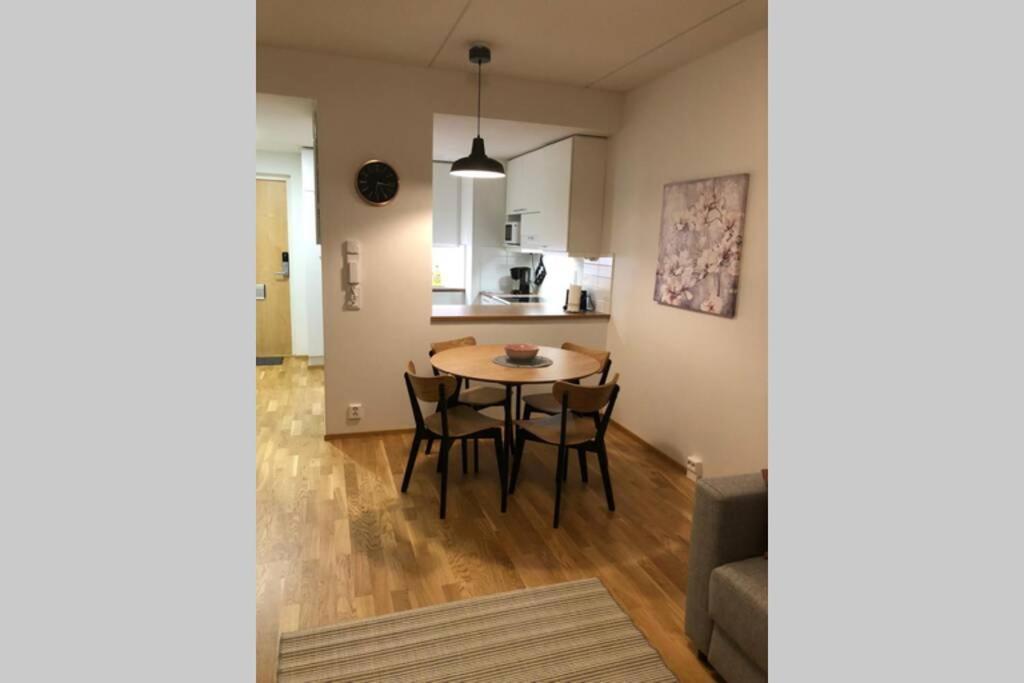 Апартаменты Keskustan Kaksio 45 M2 Autopaikalla, Rautatienkatu 19, 9 Krs Оулу Экстерьер фото