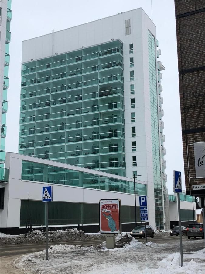 Апартаменты Keskustan Kaksio 45 M2 Autopaikalla, Rautatienkatu 19, 9 Krs Оулу Экстерьер фото